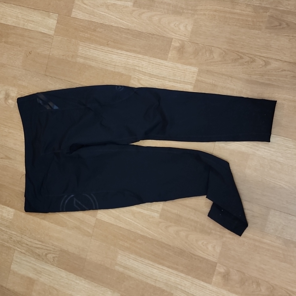 Black leggings